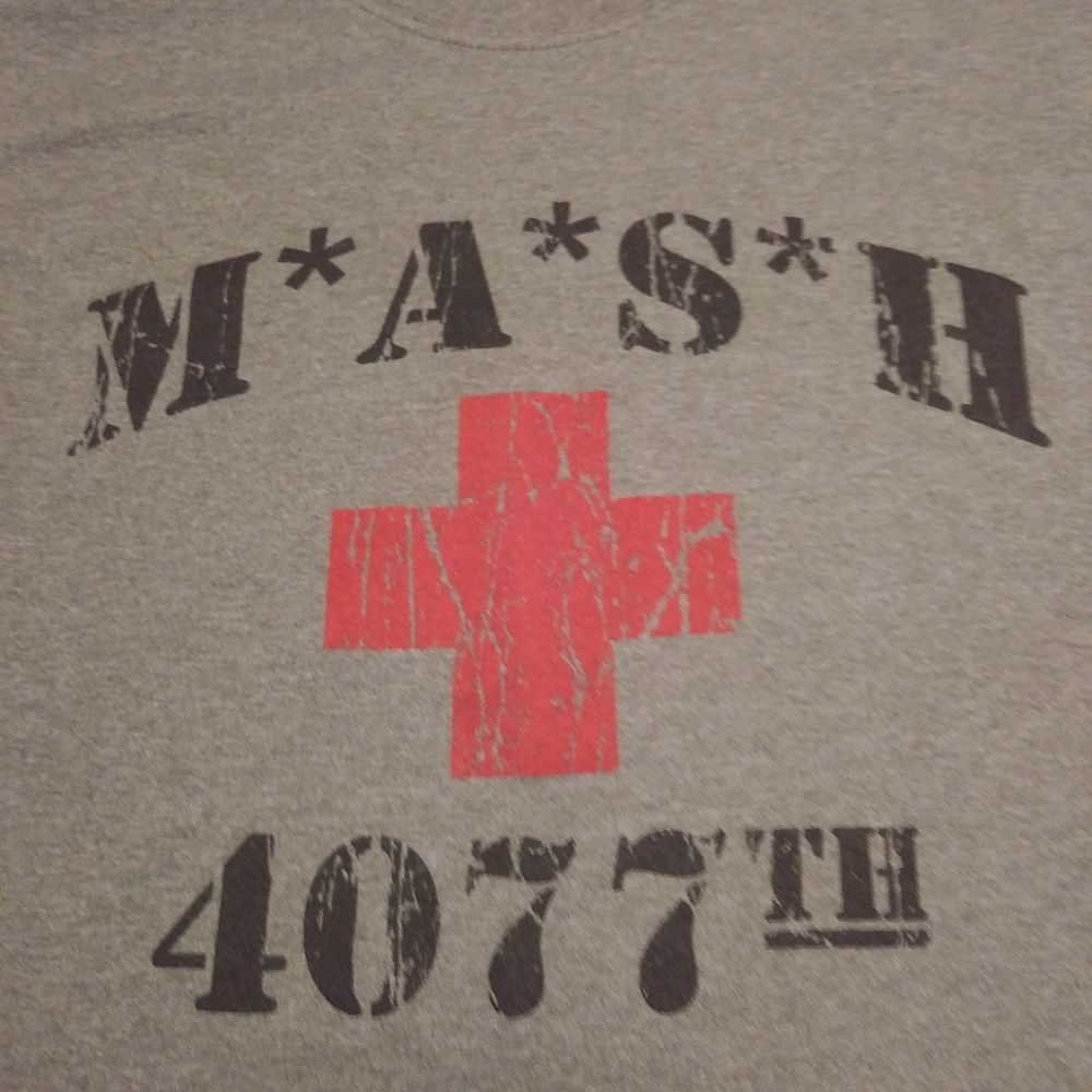 T-shirt Ladies size S shortsleeve NWOT M.A.S.H.!